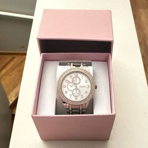 Brand new “Folio”Watch for ladies.Color-silver/gold.💛🤍